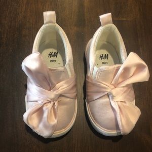 H&M Baby Girl Slip In Sneakers with Bow Detail